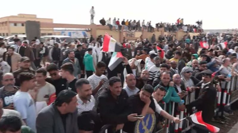 احتشاد المصريين في