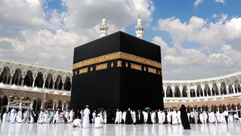 صلاة الجماعة أمام