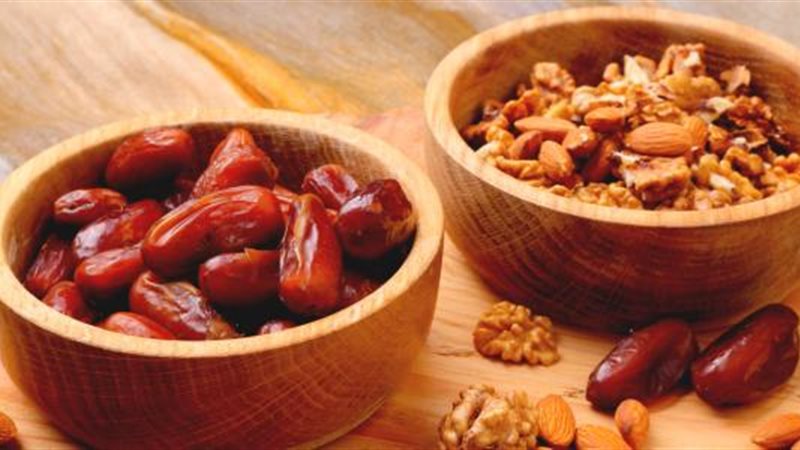 فوائد التمر والللوز