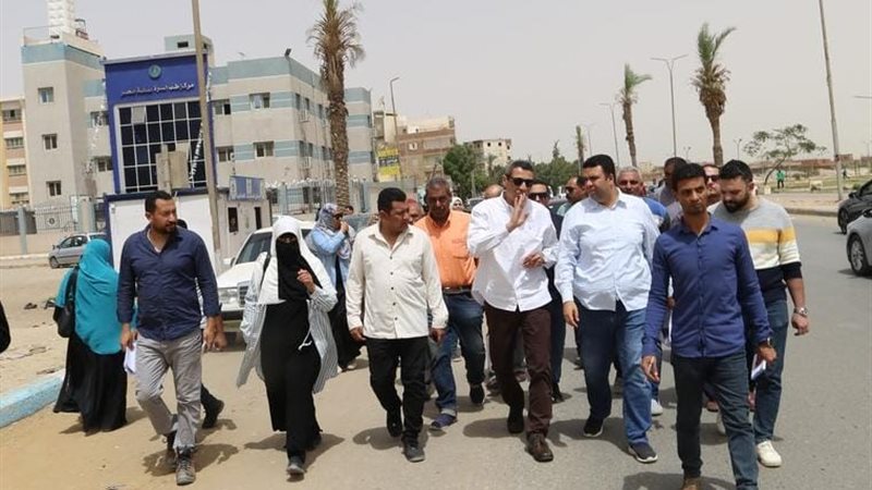 خلال جولة محافظ السويس