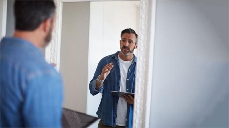 التحدث مع النفس