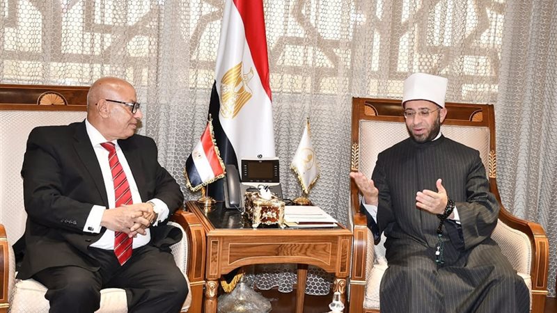 وزير الأوقاف والمهندس