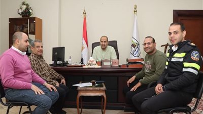 سكرتير بني سويف يتابع أعمال لجنة فحص ملفات سيارات الأشخاص ذوي الإعاقة