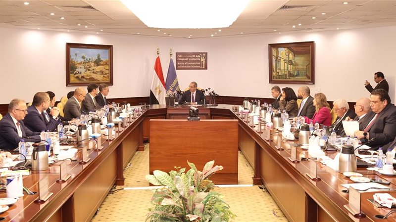 وزير الاتصالات