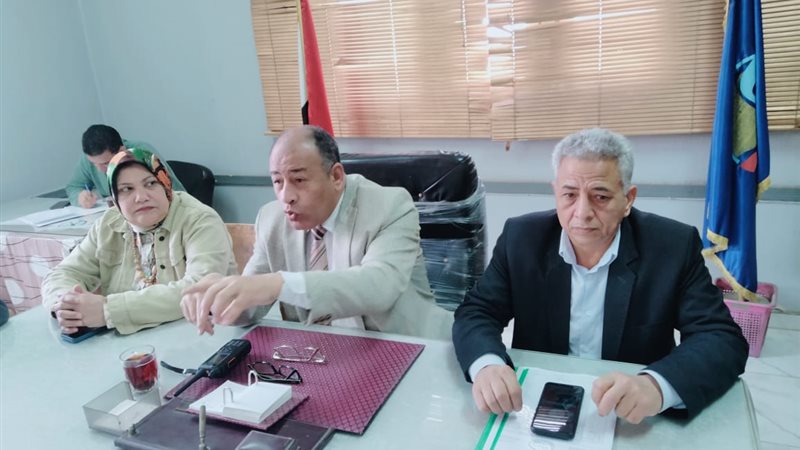 الدكتور حسني عزام