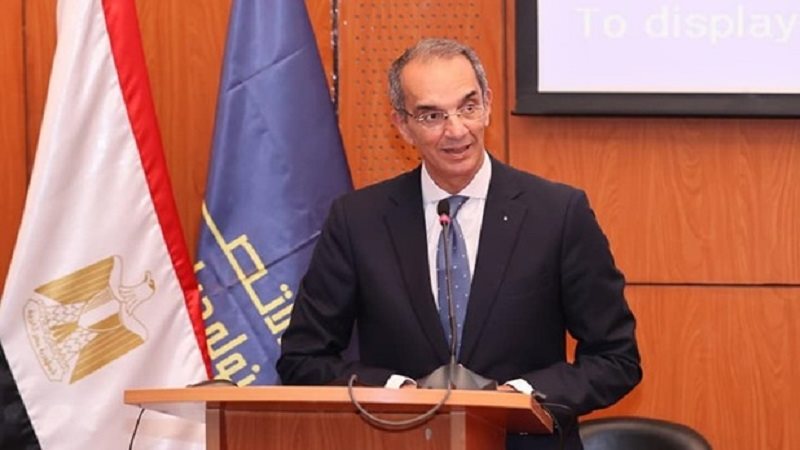 وزير الاتصالات وتكنولوجيا