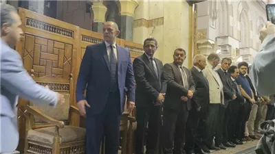 بحضور وزيرا الشباب والشئون النيابية.. بدء عزاء شقيقة نقيب الصحفيين 
