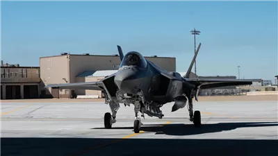 من الحطام.. الجيش الأمريكي يكشف عن الطائرة الشبحية Frankenjet