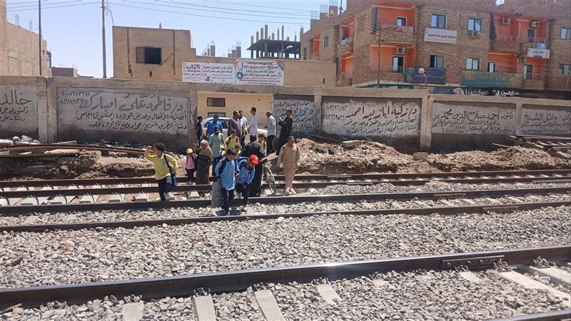أطفال دشنا أثناء