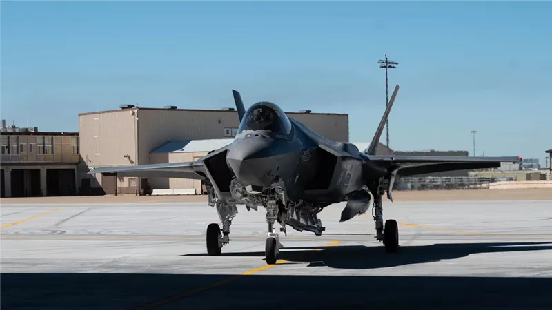 طائرة من طراز F-35A