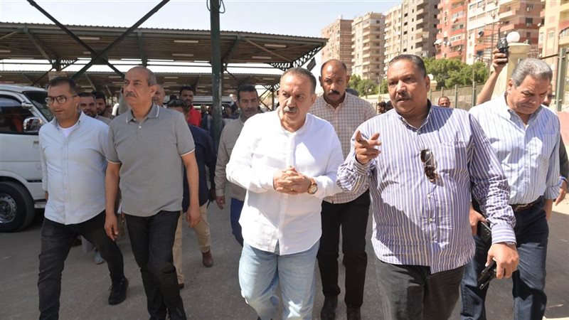 محافظ أسيوط خلال