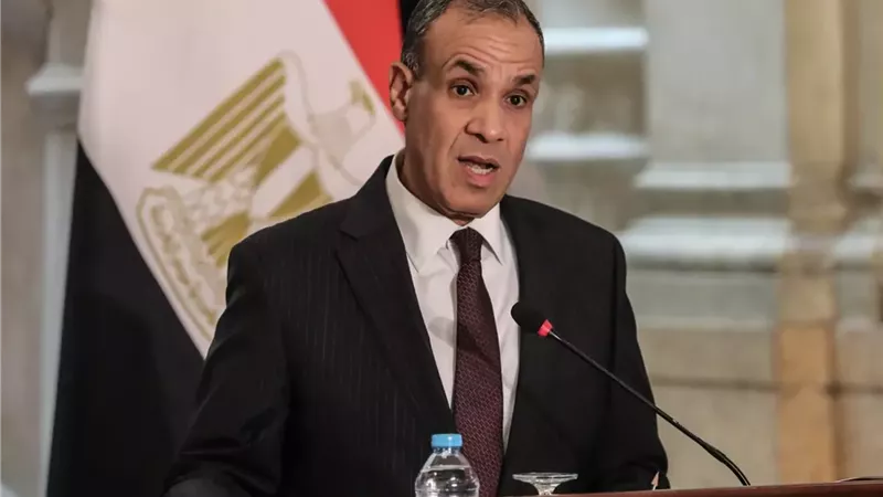 وزير الخارجية والهجرة،