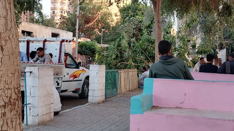 أهالي الضحايا ينتظرون