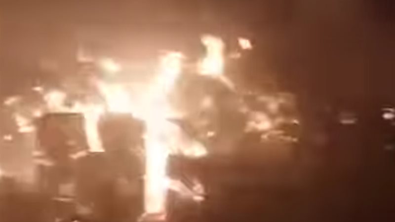 جانب من الحريق