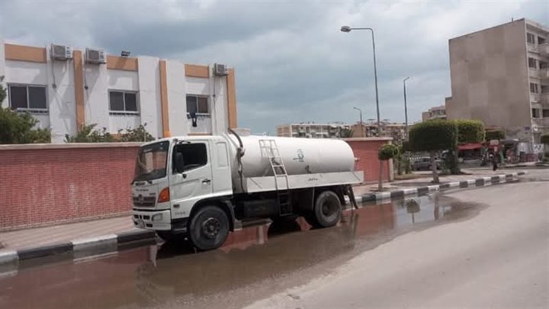 رفع اثار مياه الأمطار