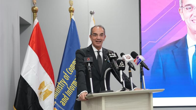 وزير الاتصالات 