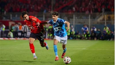 الصراع يشتعل.. المباريات المتبقية للأهلى وبيراميدز للتتويج بدرع الدوري
