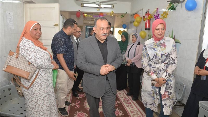 محافظ أسيوط خلال