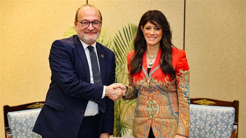 وزيرة التخطيط ومدير