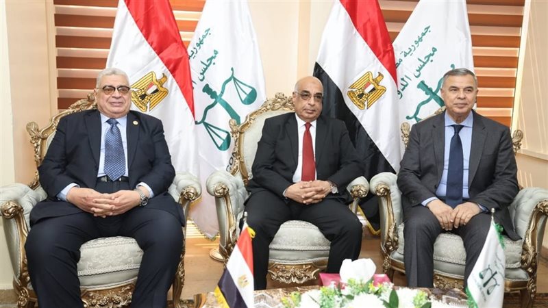اجتماع عقب الافتتاح