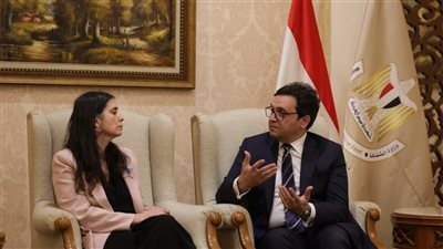 في ختام فعاليات معرض القاهرة الدولي للكتاب… وزير الثقافة يلتقي ممثلة اليونيسف 