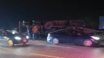 انقلاب سيارة تريلا على الطريق الزراعي بقويسنا محافظة المنوفية