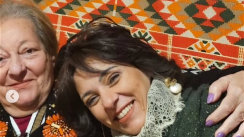 نورهان شعيب ووالدتها