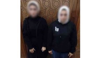 سقوط سيدتين بتهمة ممارسة الأعمال المنافية للآداب عبر تطبيق هاتفي بالإسكندرية 