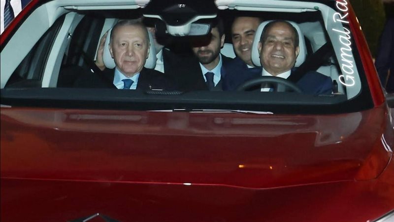الرئيس السيسي بصحبة