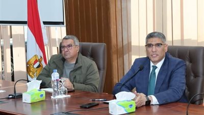 إلزام المحال التجارية بالجيزة بوضع صناديق قمامةأمامها للارتقاء بالمظهر الحضاري