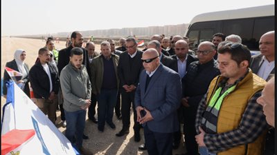 وزيرالنقل يتفقد مواقع العمل بمشروع إنشاء وتنفيذ خط سكة حديد (الروبيكي_بلبيس)