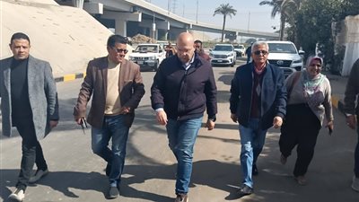نائب محافظ الجيزة يتفقد منطقة المستودع  بالبدرشين لحل مشكلة تسرب المياه