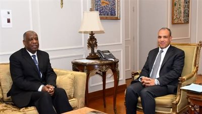 وزير الخارجية يستقبل رئيس الاتحاد العربي للمحاربين القدماء وضحايا الحرب