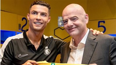 رئيس الفيفا يهنئ كريستيانو رونالدو بعيد ميلاده الـ41