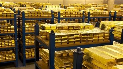 الذهب يسجل أعلى مستوى في 3 أسابيع بدعم قرار قضائي أمريكي وتراجع الدولار