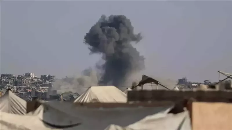 قصف إسرائيلي على