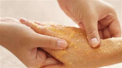 اسكراب طبيعي لليدين.. طريقة تحضيره بمكونات بسيطة ورخيصة