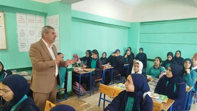 وكيل تعليم الشرقية يتفقد انتظام سير العملية التعليمية بمدارس ههيا