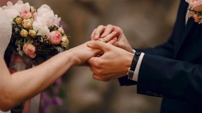 هل يجوز الاقتراض من أجل الزواج؟.. أمين الفتوى يجيب