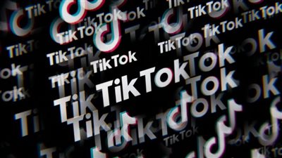الاتحاد الأوروبي يطالب TikTok بتغيير تصميم التطبيق