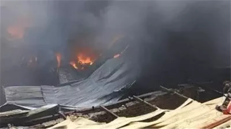جانب من الحريق