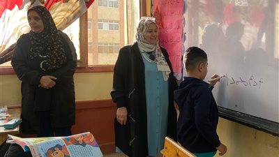 وكيل تعليم السويس تتفقد المدارس لمتابعة انتظام العملية التعليمية بالمحافظة