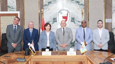 جامعة سوهاج تفتح آفاقا واسعة للتعاون العلمي والأكاديمي مع 