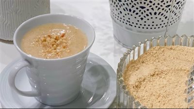 القهوة البيضاء .. مشروب غير تقليدي بفوائد مفاجئة للقلب والدماغ