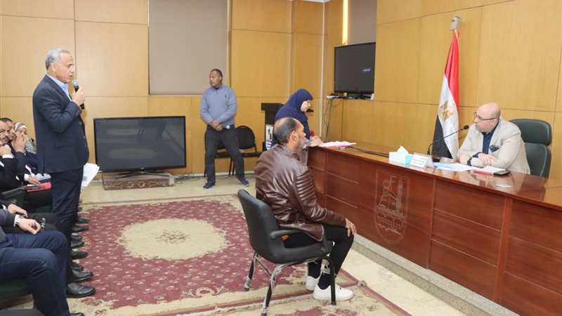 محافظ بنى سويف خلال