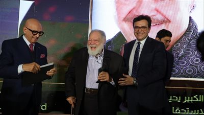 وزير الثقافة يشارك في تكريم الفائزين بجوائز مؤسسة فاروق حسني للفنون 