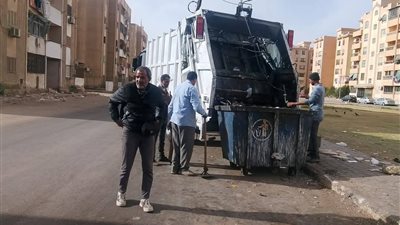 حملات مكثفة للنظافة وضبط النباشين ورفع القمامة والمخلفات بحي فيصل بالسويس