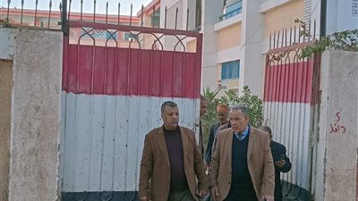 وكيل تعليم أسيوط يتفقد 6 مدارس بساحل سليم ويشيد بالانضباط ويكرم إدارة مدرسة