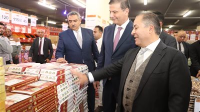 وزيرالزراعة يفتتح جناح منتجات الوزارة بمناسبة شهر رمضان بجملة ماركت بالمريوطية