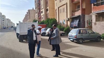 حملة ميدانية موسعة لرفع الأتربة والقمامة بشوارع حي عتاقة  في السويس